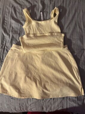 Fabletics Butter Yellow Ribbed Crop Tank and Skort Set